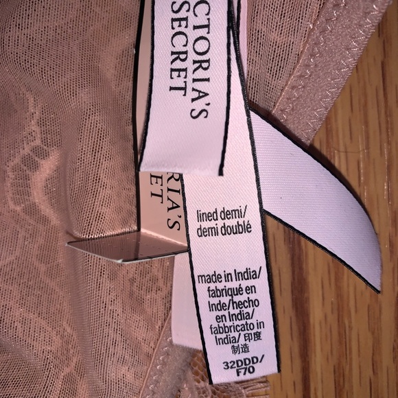 Victoria’s Secret Bra 32DDD - Picture 3 of 4